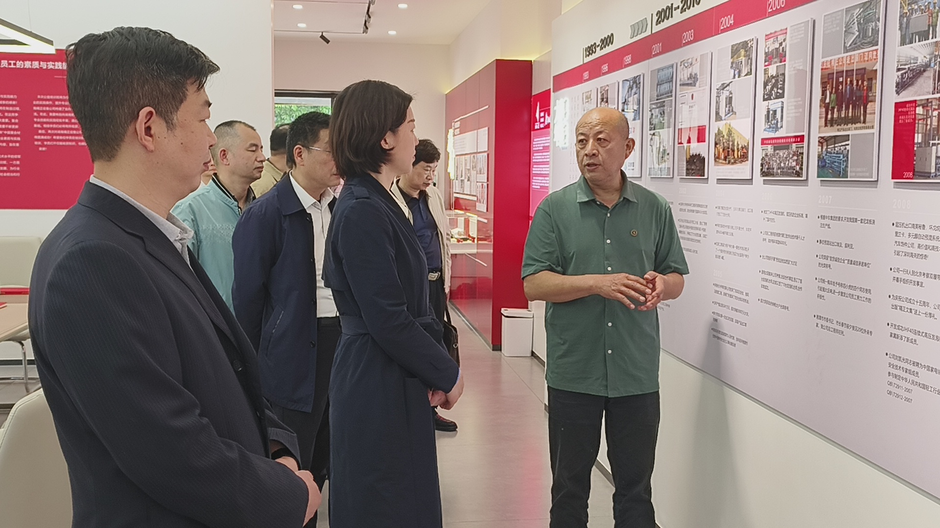 湘潭市人民政府副市長(cháng)周艷希來(lái)我司調研